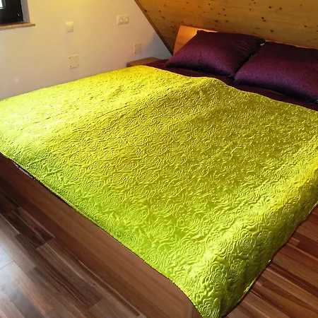 Holiday home Cesnovar *